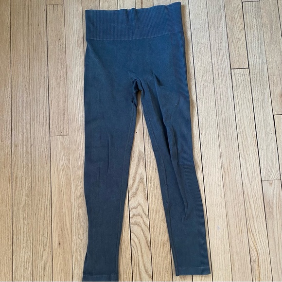 SPANX Pants - Spanx Leggings Womens M Seamless Green Gray Ribbed 25” Athletic Yoga Shaping